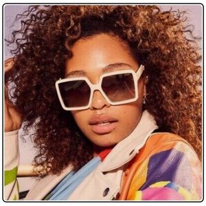 QUAY Almost Ready Gradient Oversized Sunnies - Polarized!